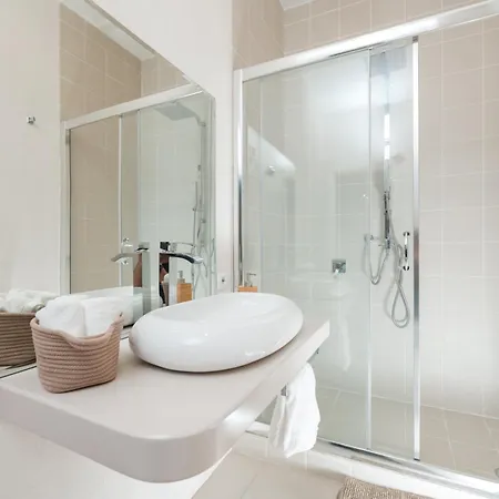Downtown Apartment *