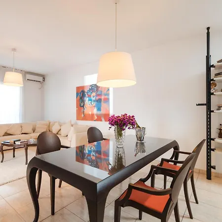 Downtown Apartment Tirana